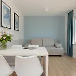 Bursztyn - Bernstein 3*