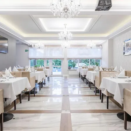 Bursztyn - Bernstein 3*