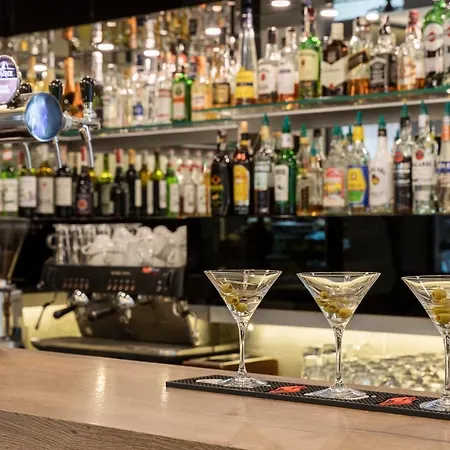 Bursztyn - Bernstein 3*