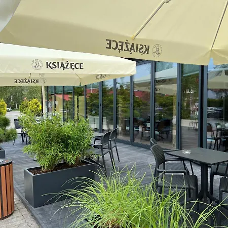 Bursztyn - Bernstein 아파트호텔 3*