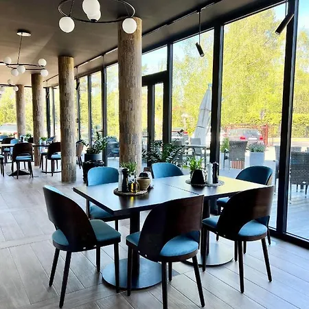 Bursztyn - Bernstein 아파트호텔