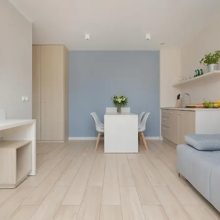 Bursztyn - Bernstein 아파트호텔