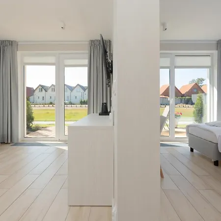 Bursztyn - Bernstein 아파트호텔 3*