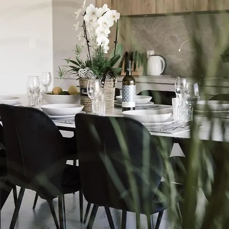 Bursztyn - Bernstein 아파트호텔 다브키