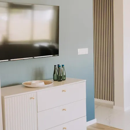 Bursztyn - Bernstein 3*