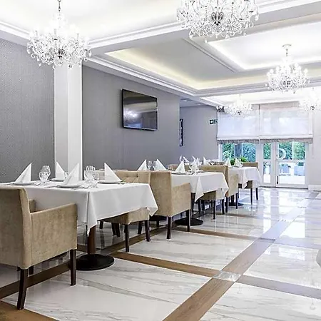 Bursztyn - Bernstein Apart-hotel 3*