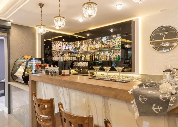 Bursztyn - Bernstein 3*