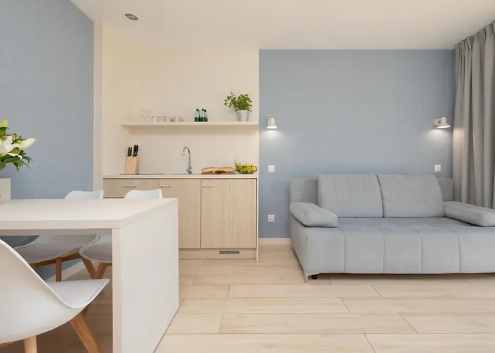 Bursztyn - Bernstein 3*