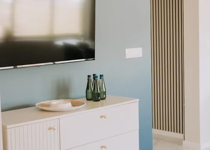 Bursztyn - Bernstein 3*